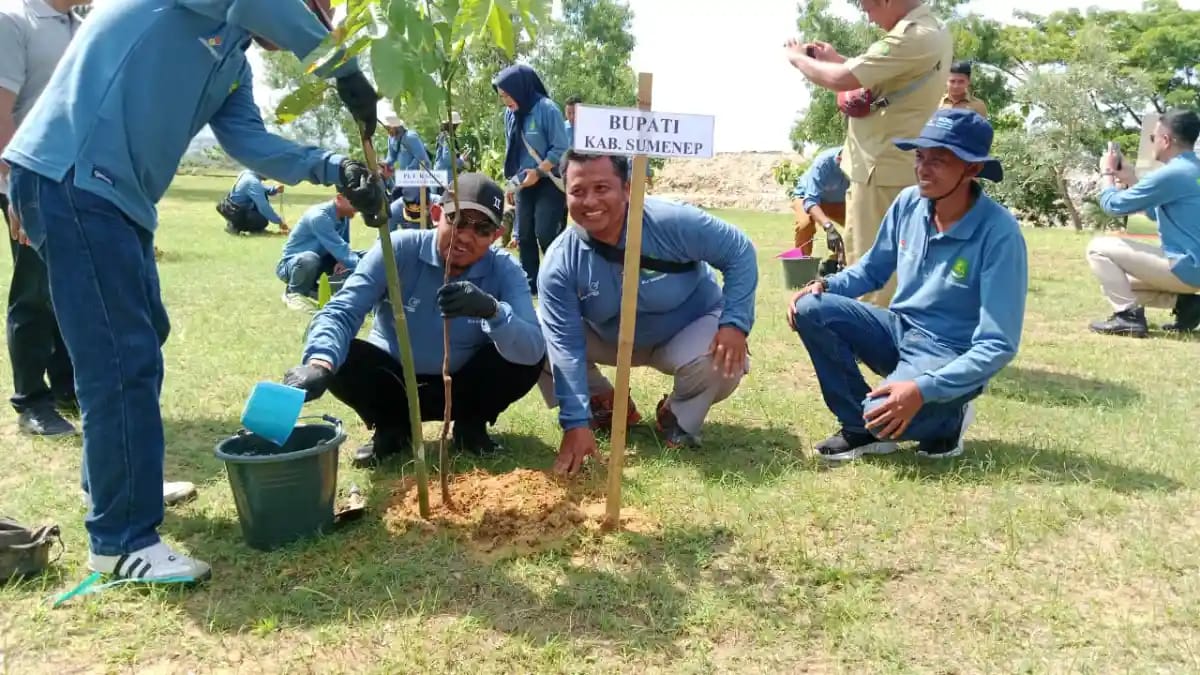 TPA Batuan Sumenep Disulap Jadi Tempat Tamasya, DLH Tanam Ribuan Pohon