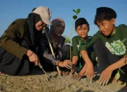 SKK Migas-KEI Bersama Mahasiswa KKN UNIB Situbondo dan Karang Taruna Laskar Obor Peringati Hari Mangrove Se-Dunia