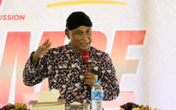 Ayah Diajak Antar Anak di Hari Pertama Sekolah