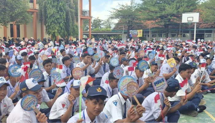 Hari Pertama MPLS Ramah di SMKN 1 Sumenep, Murid Baru Disambut Hangat dan Gelorakan Stop Rokok Vape