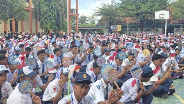Hari Pertama MPLS Ramah di SMKN 1 Sumenep, Murid Baru Disambut Hangat