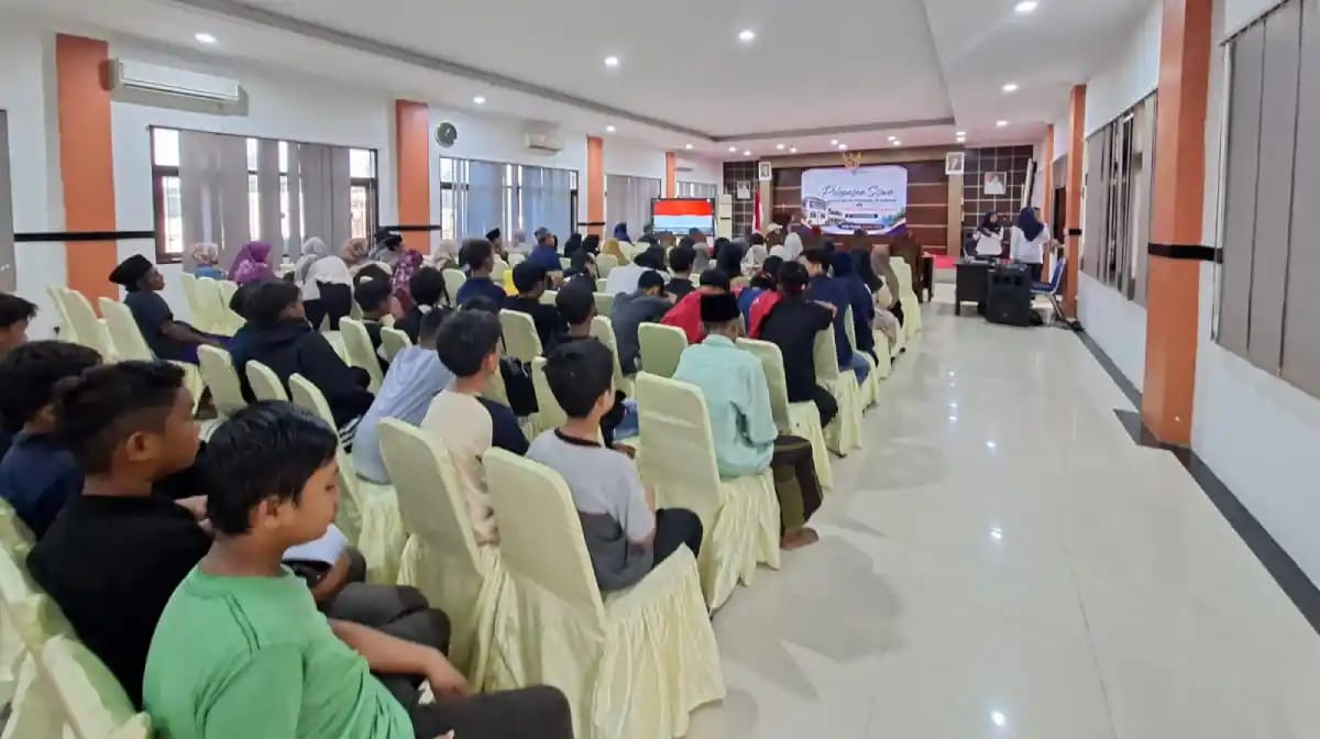 47 Siswa SRT 49 Sumenep Berangkat Belajar Sementara ke Sampang