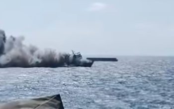 KM Mutiara Sentosa 2 Terbakar di Perairan Sumenep, 250 Penumpang Dievakuasi