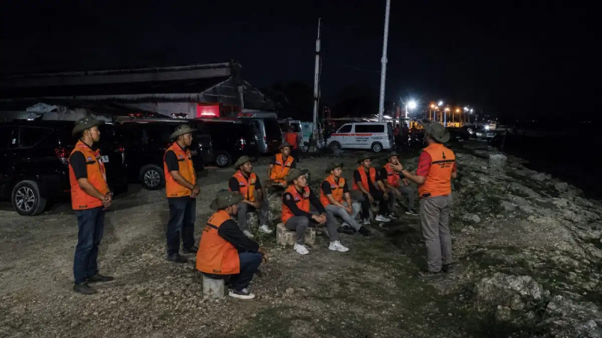 Pramuka Sumenep Siagakan Anggota Bantu Penanganan Korban Kebakaran KMP Mutiara Sentosa 2
