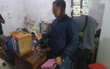 Satresnarkoba Polresta Sumenep Gerebek Penjual Arak Bali, 17 Botol Miras Disita