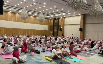 Ratusan Peserta Antusias Ikuti "Indoor Yoga: Flow to Glow" di MYZE Hotel Sumenep