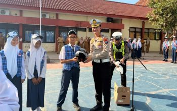 Polresta Sumenep Gelar Upacara Serentak di Sekolah, Tekankan Bahaya Judi Online dan Perundungan