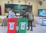 DRT Green Serahkan Bak Sampah ke PCNU Sumenep, Teken Kerja Sama Pengolahan Sampah Berbasis Penghasil