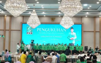 Dikukuhkan di Sumenep, Gus Halim Minta Pengurus DPC PKB Perkuat Struktur hingga Anak Ranting