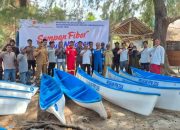 SKK Migas-KEI Salurkan Sampan Fiber dan Mesin Tempel untuk Nelayan Kepulauan Sapeken