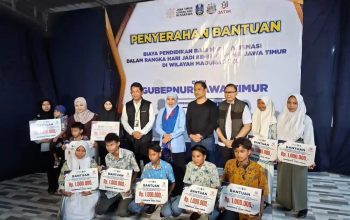 Gubernur Jatim Serahkan Beasiswa Afirmasi Secara Simbolis di SMAN 2 Sumenep